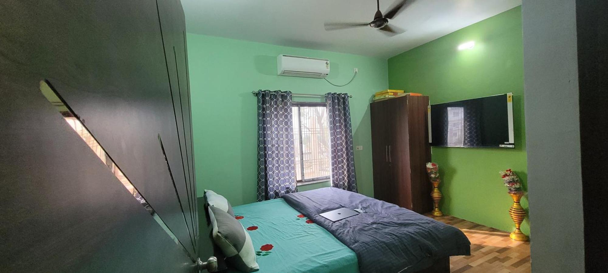 Apartment Away From For Families *