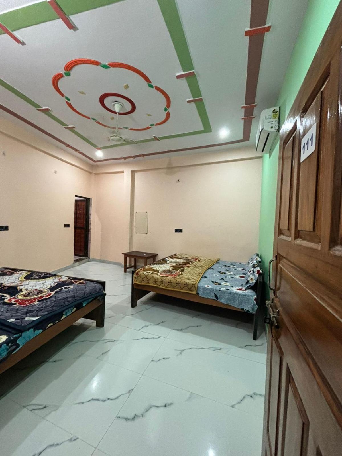 Guest house Sri Sitaram Hanumant Palace 500 Meter From Railway And Ram Mandir