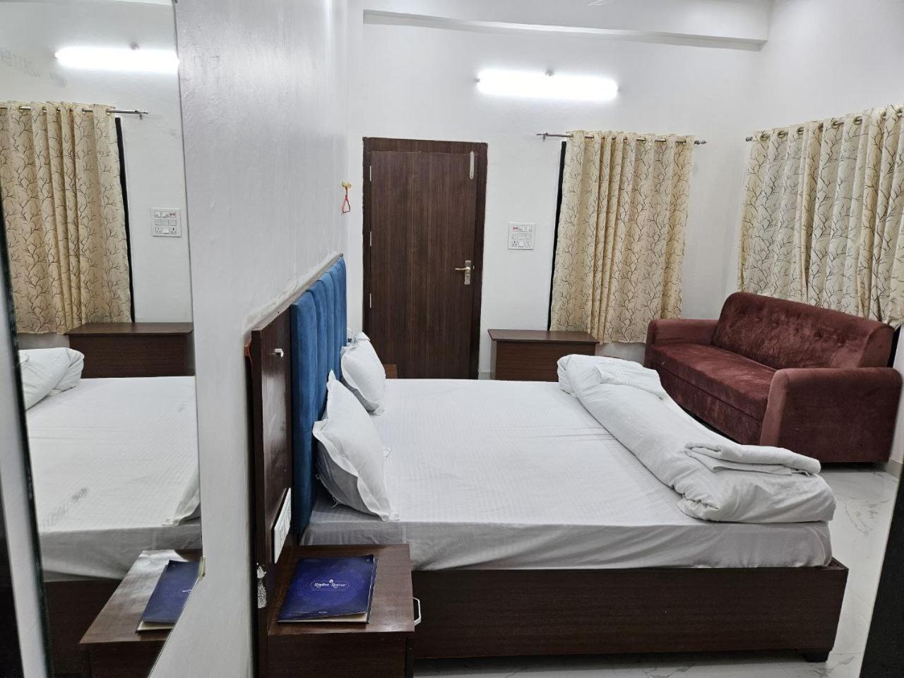 Hotel Kharari Ayodhya