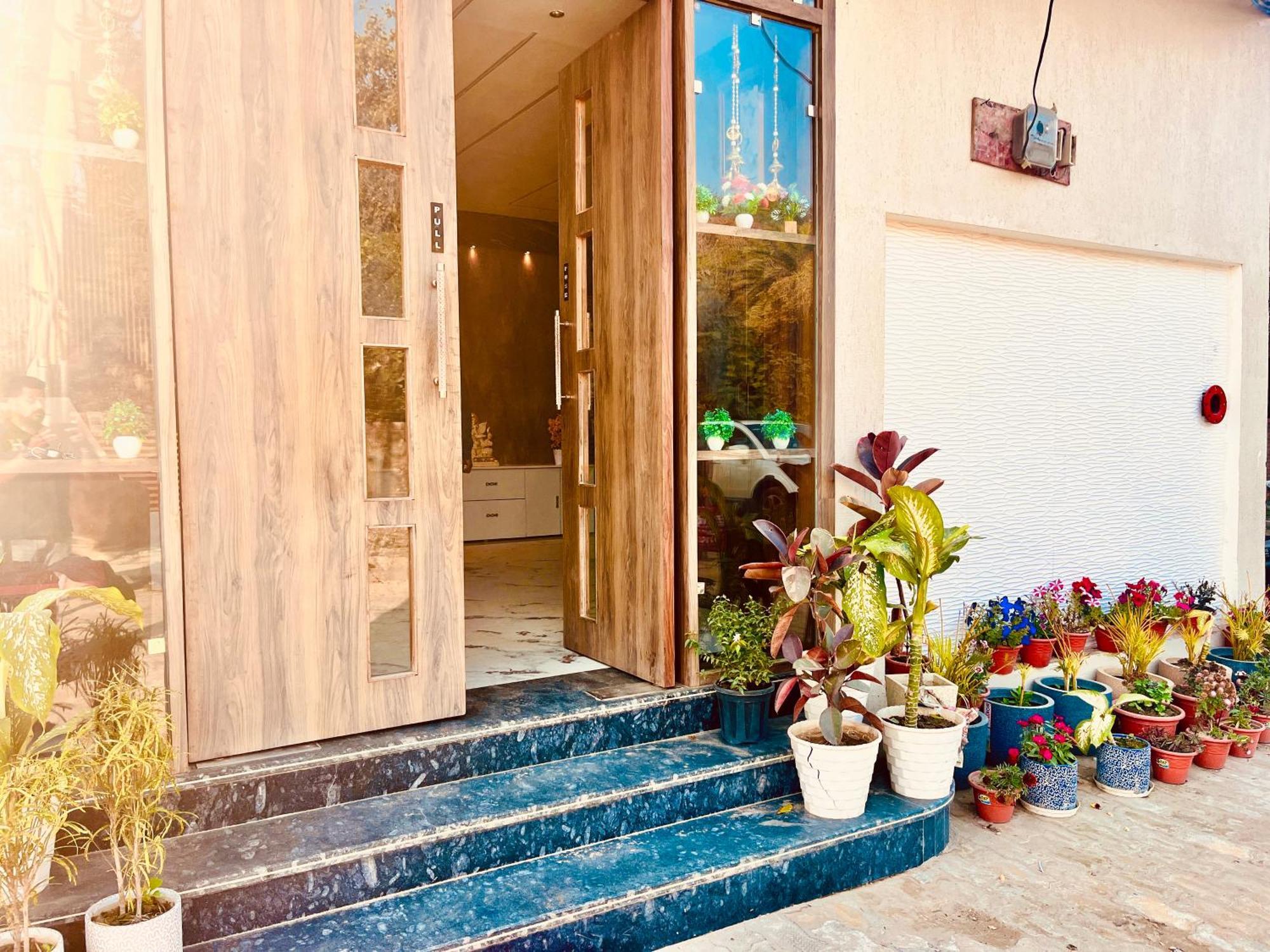Hotel Heaven Ayodhya