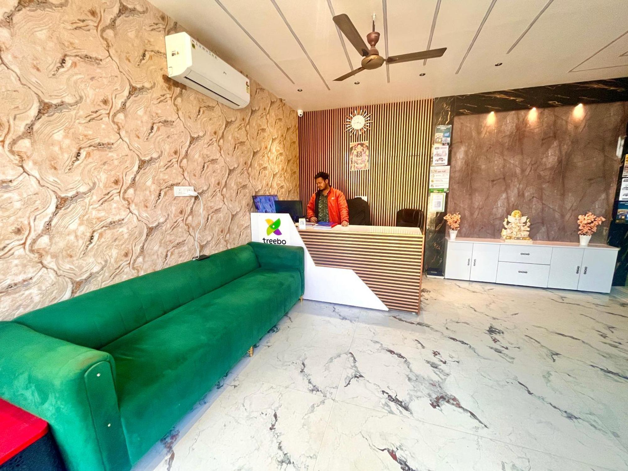 Heaven Hotel Ayodhya