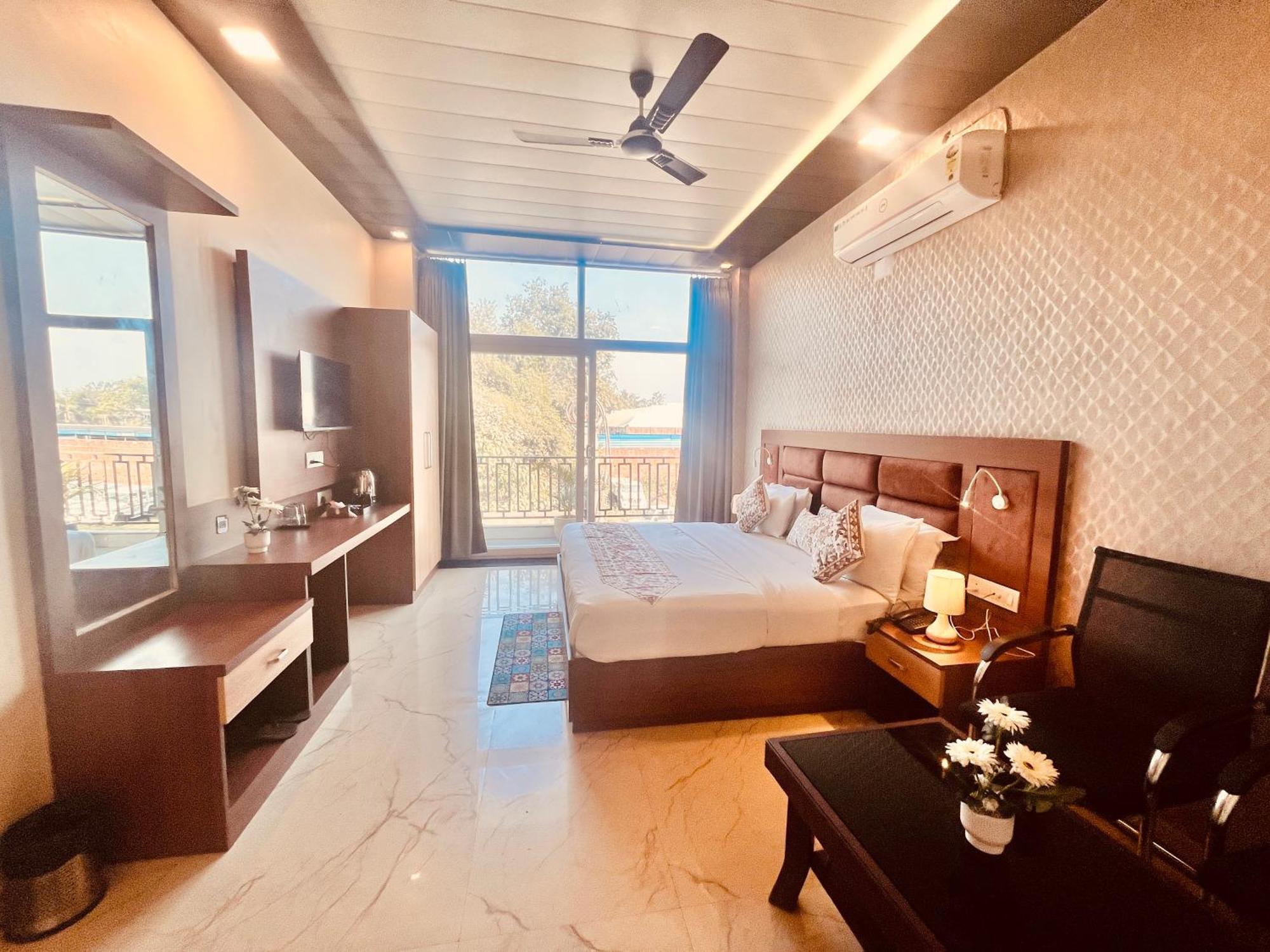 Hotel Heaven Ayodhya