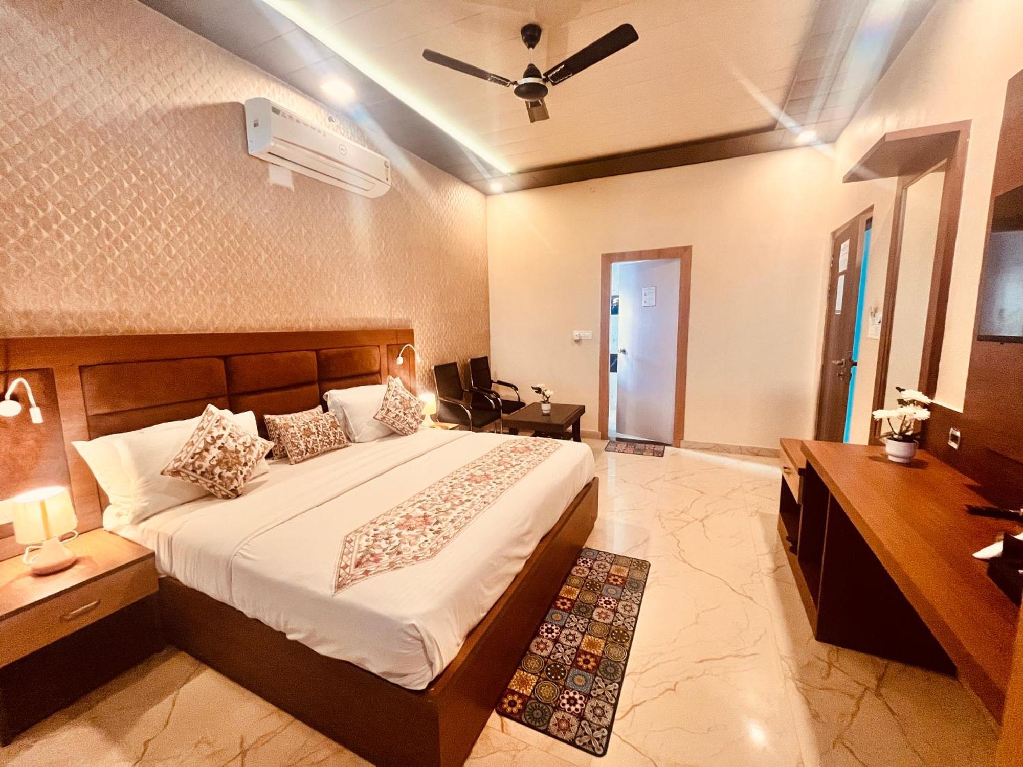 Heaven Hotel