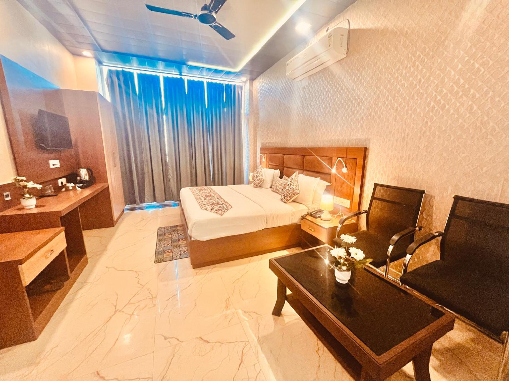Hotel Heaven *