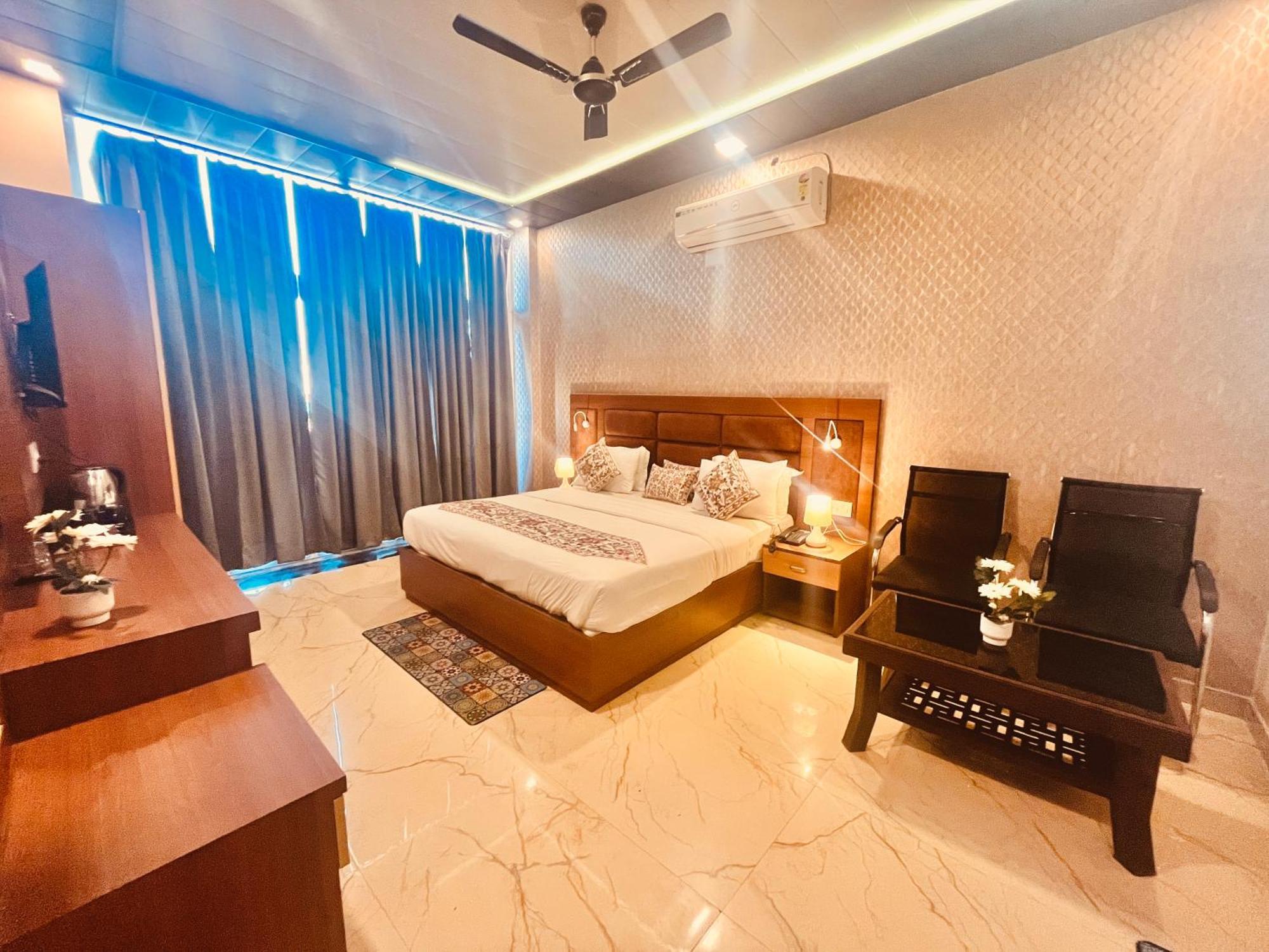 Heaven Hotel Ayodhya