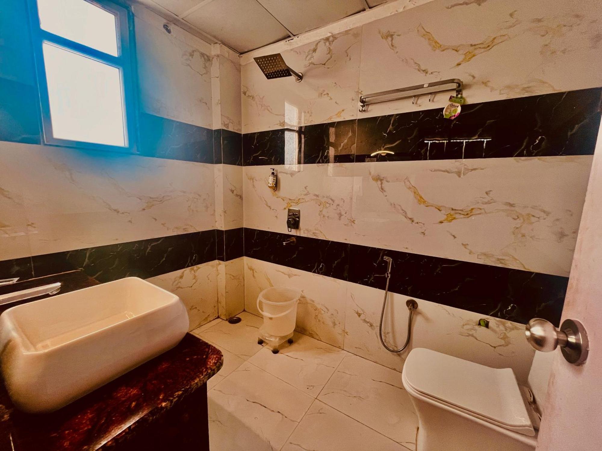Heaven Hotel Ayodhya