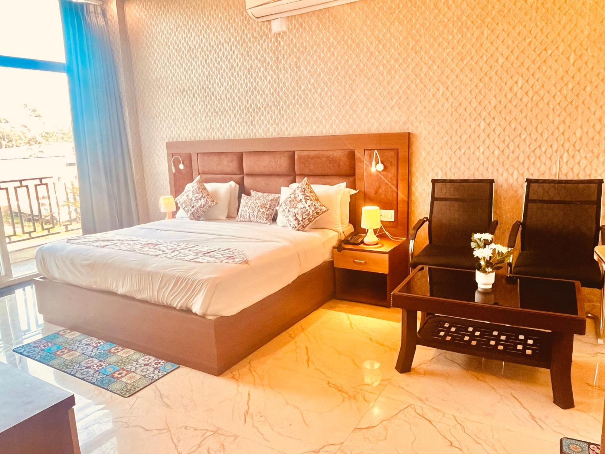 Hotel Heaven Ayodhya