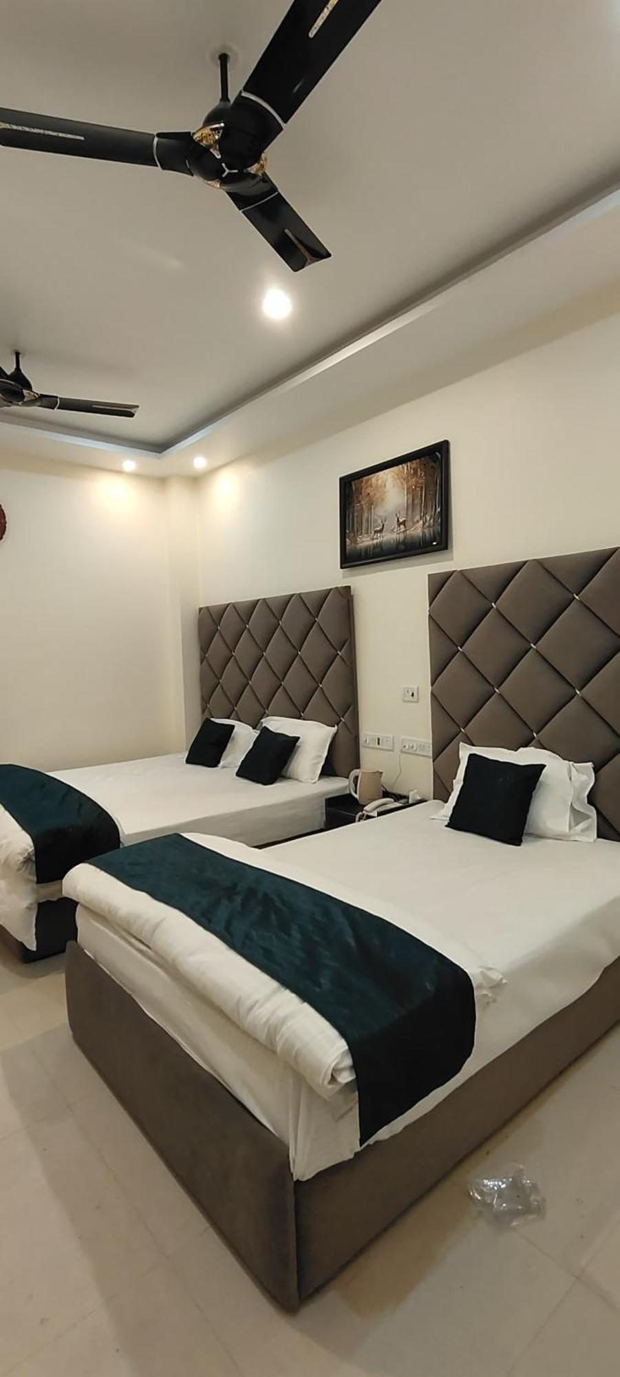 Guest house The Moon Ayodhya
