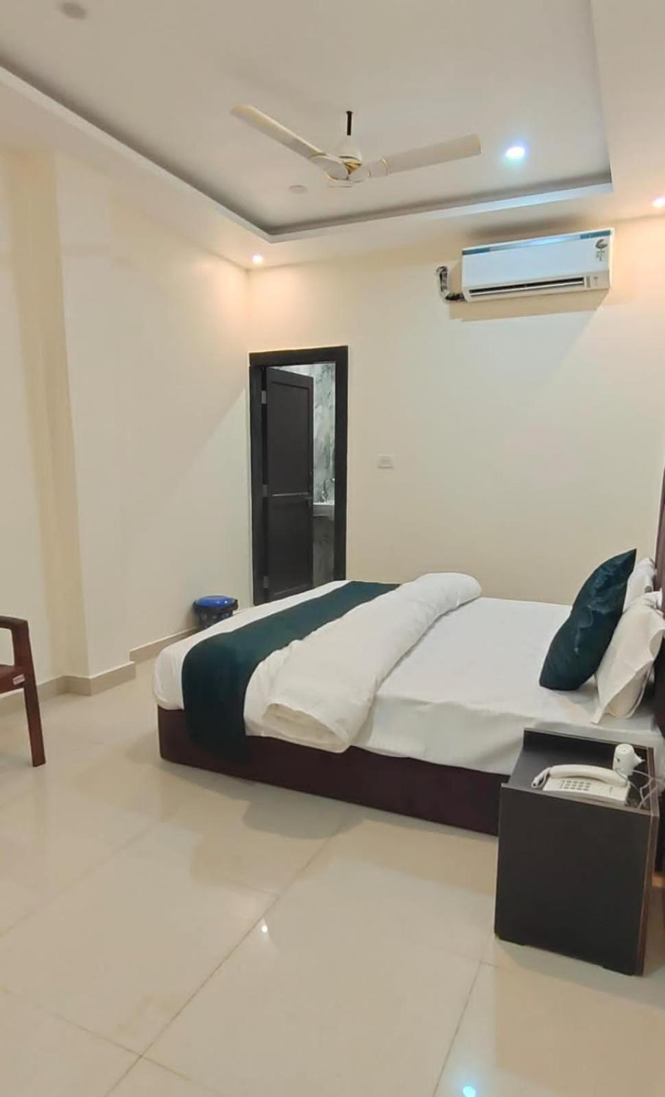 The Moon Guest house