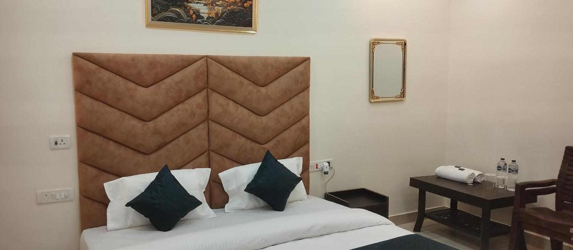 The Moon Guest house Ayodhya