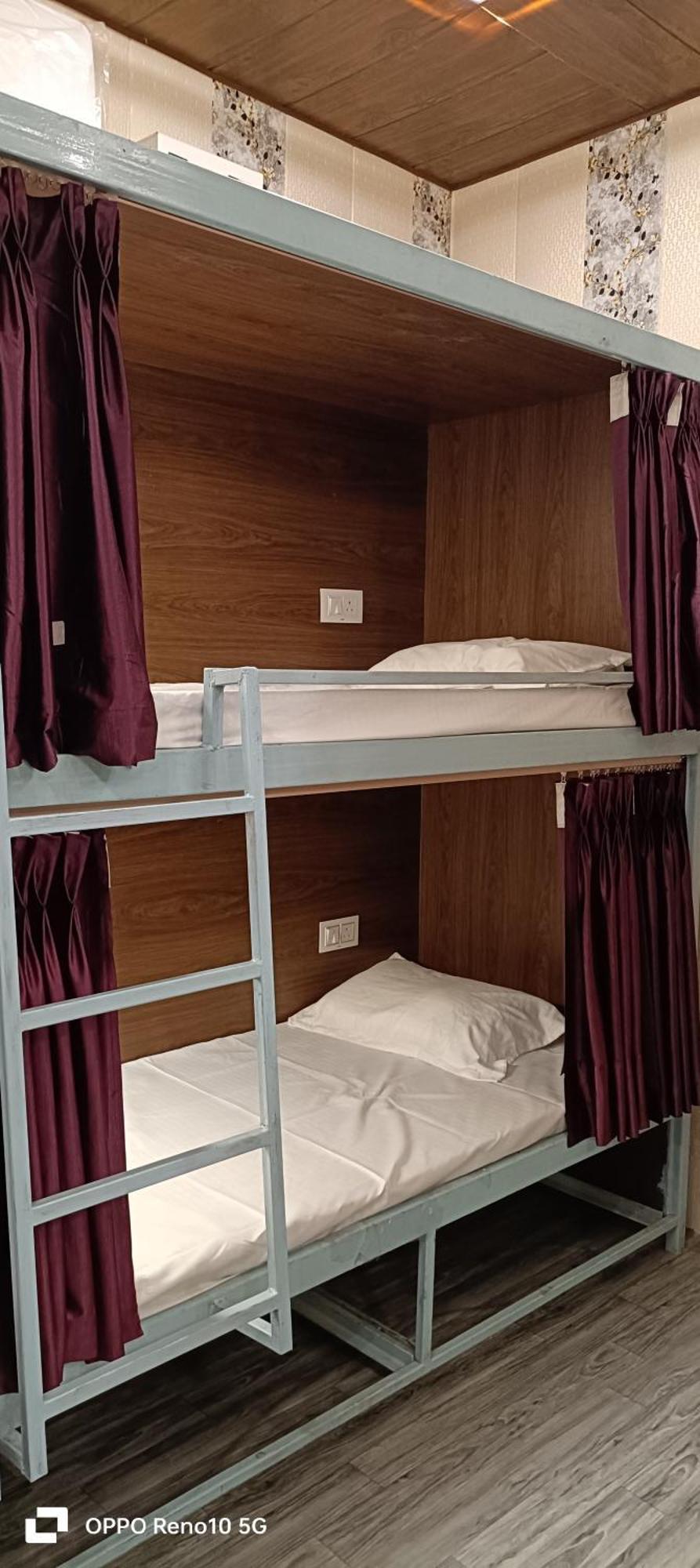 Savitri Dormetry Guest house *