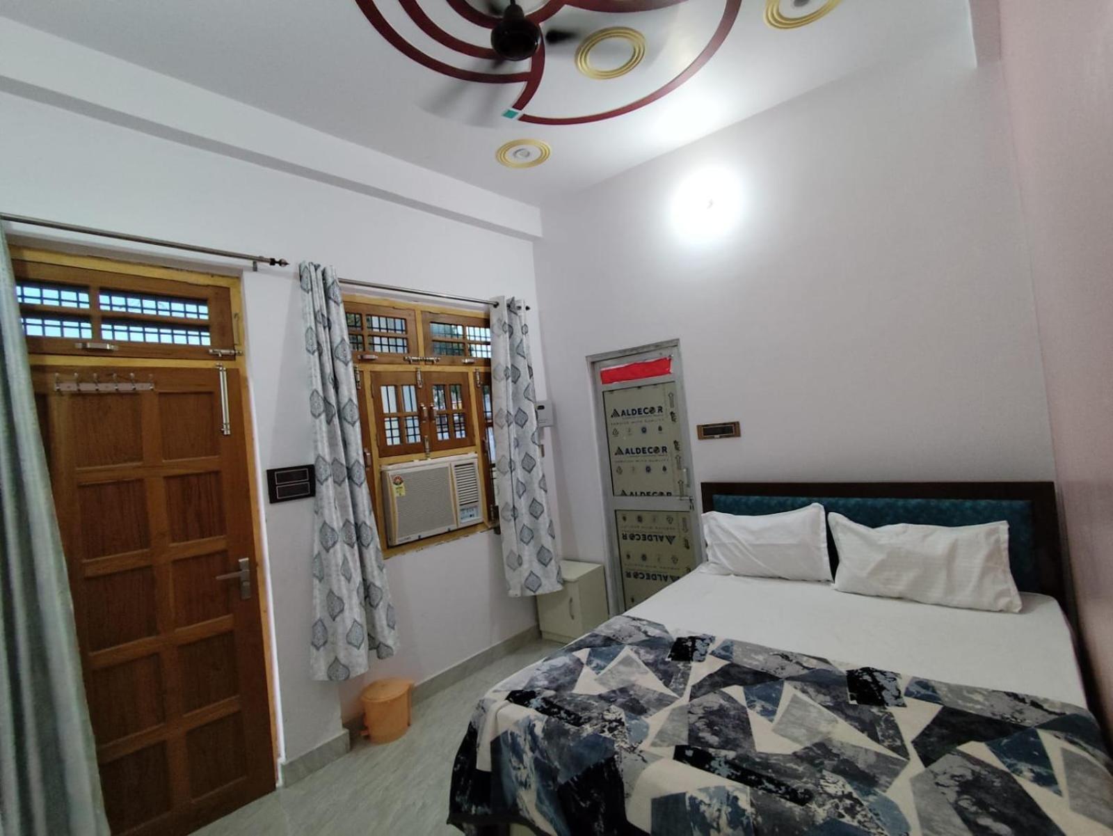 Maurya Palace Guest house *
