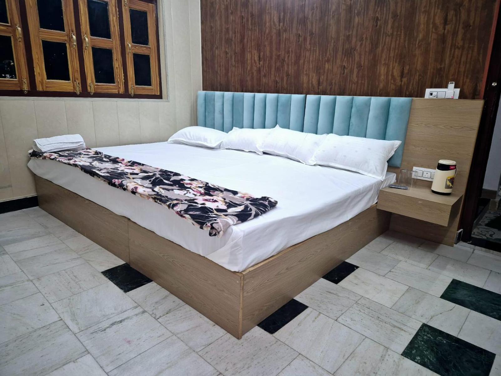 Mahaveer Palace Homestay *