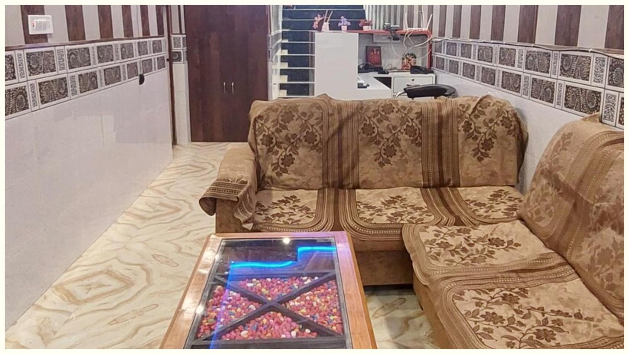 Hanuman Jee Near Temple -fully-air-conditioned With Free Wifi-facility, Hotel 3*