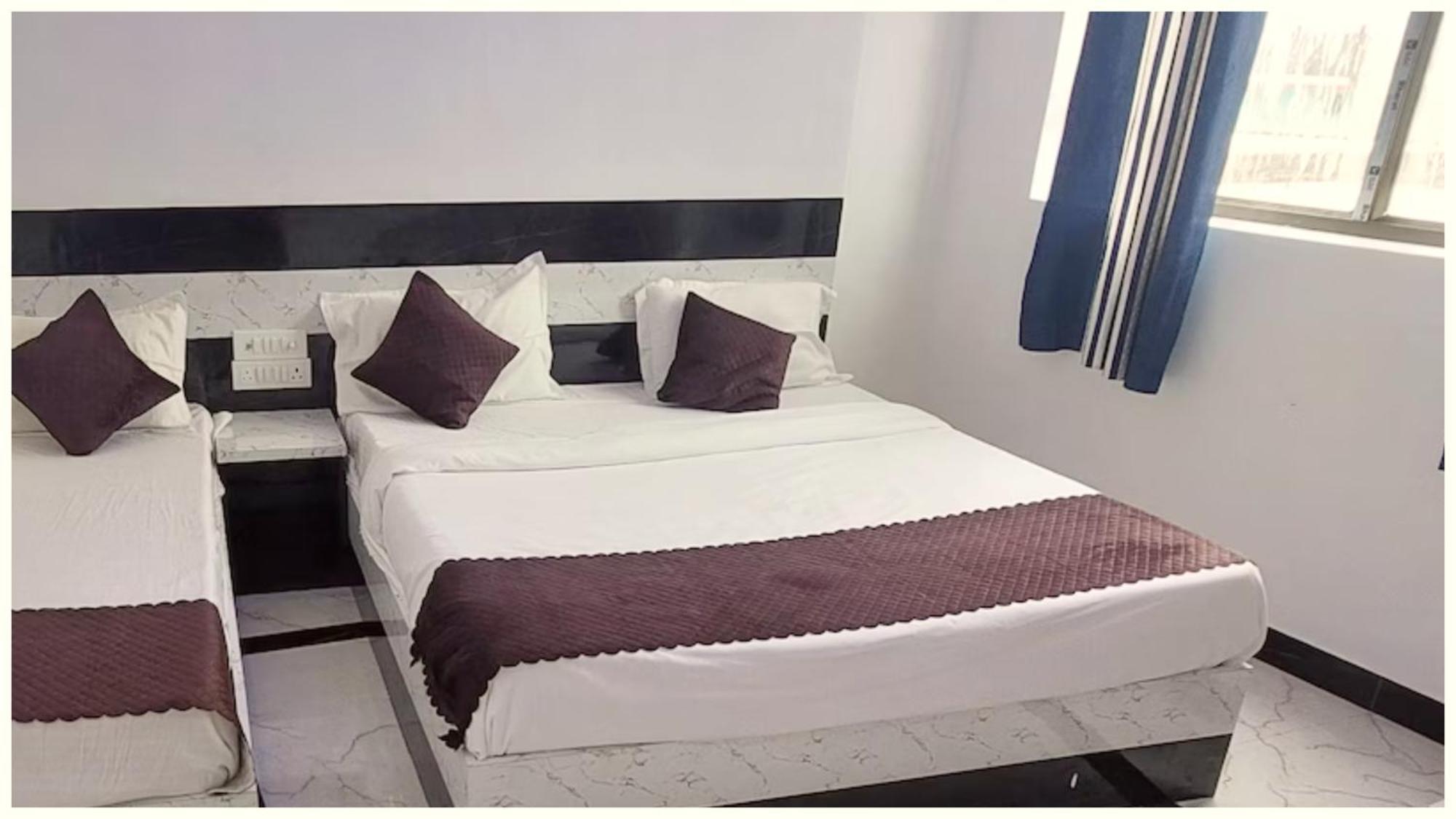 Hanuman Jee Near Temple -fully-air-conditioned With Free Wifi-facility, Hotel 3*