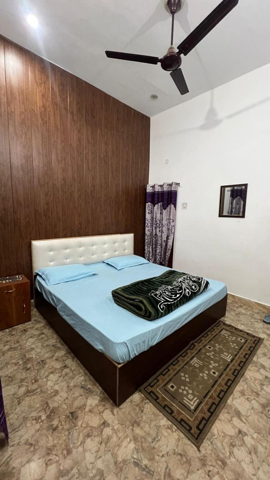 Kanak Bihari G Homestay *