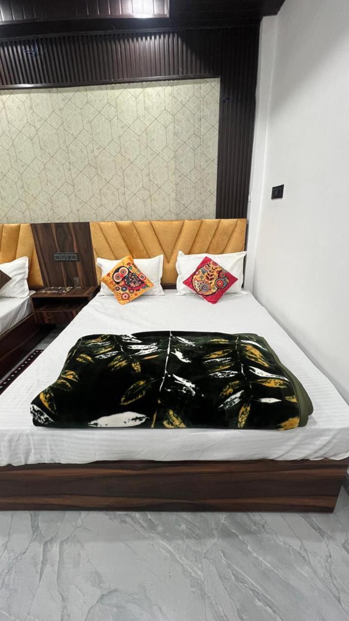Kanak Bihari G Homestay *