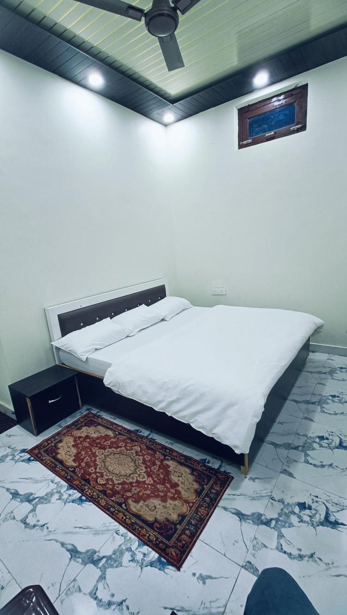 Hotel Keshav Kunj *