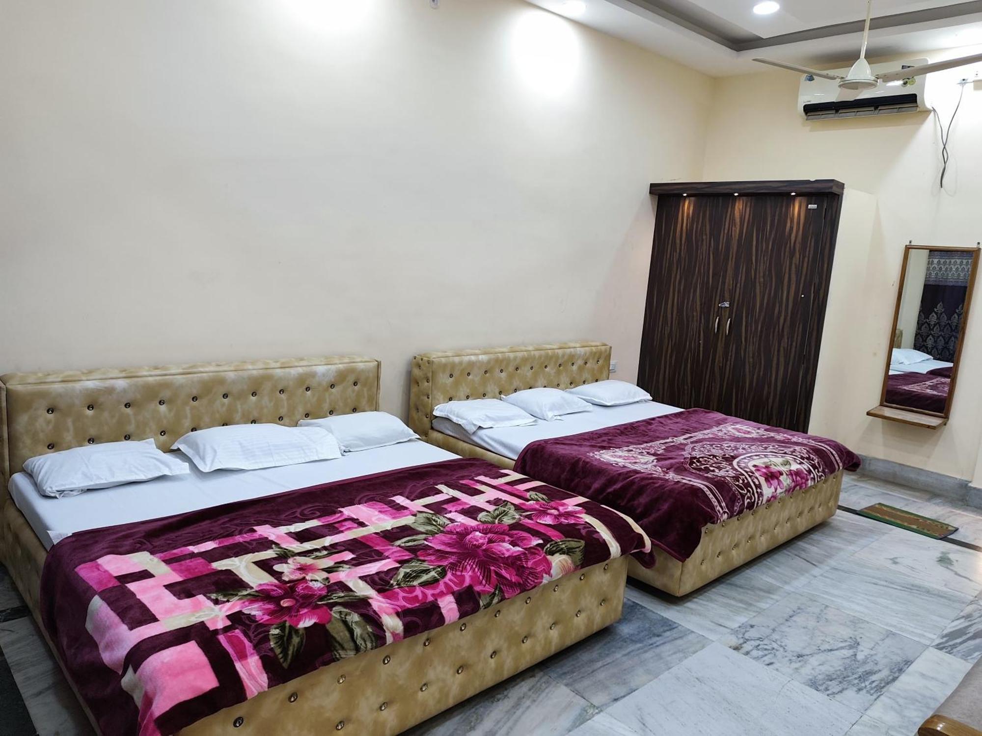 Kesarwani Seva Sadan Guest house *