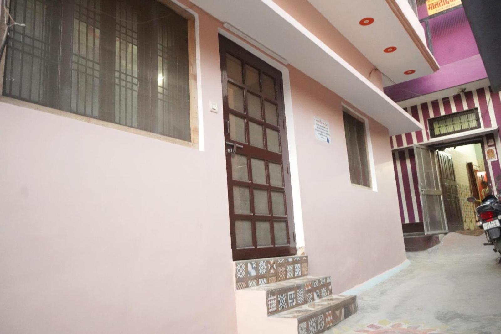 Malti 5 Minute Walking Distance Fromayodhya Dhamrailway Station * Ayodhya