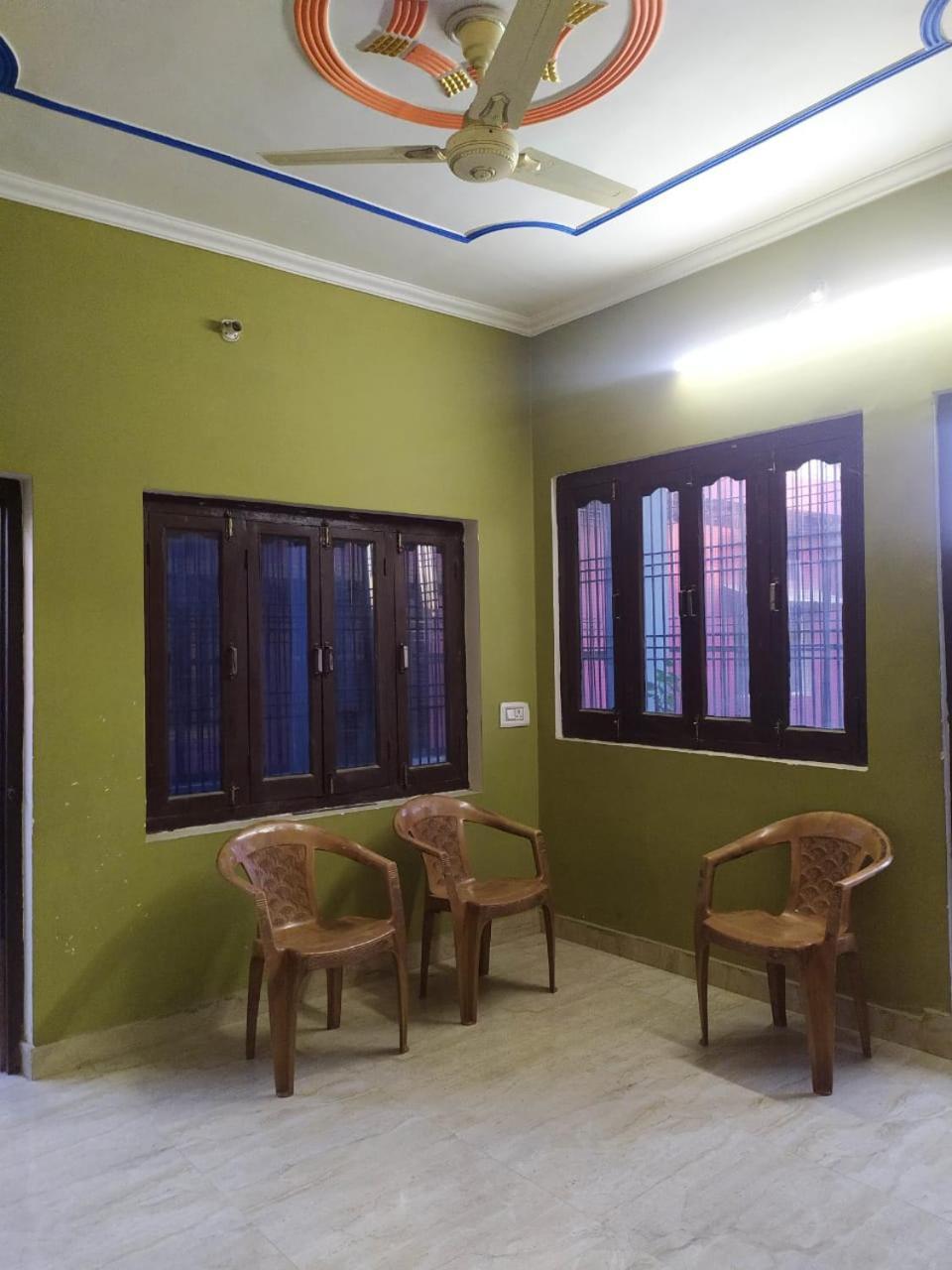 Malti 5 Minute Walking Distance Fromayodhya Dhamrailway Station Homestay Ayodhya