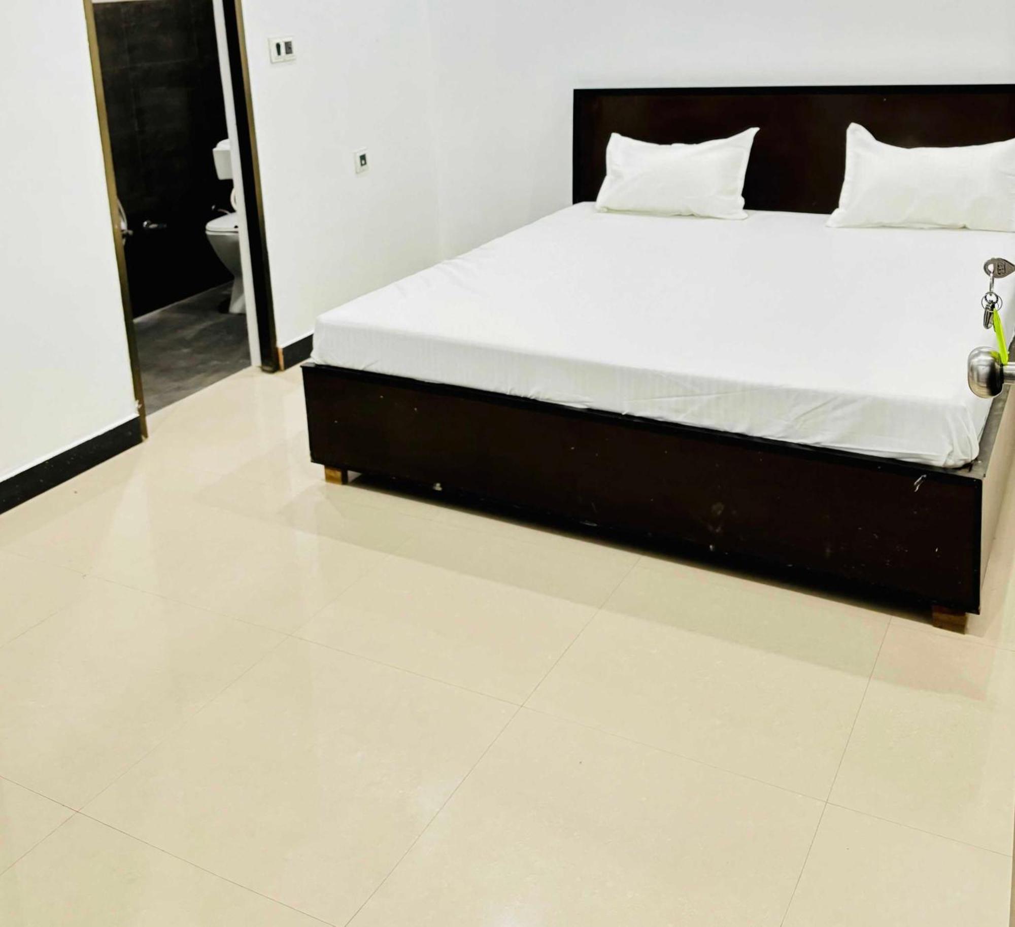 Fabhotel Om Palace Ayodhya