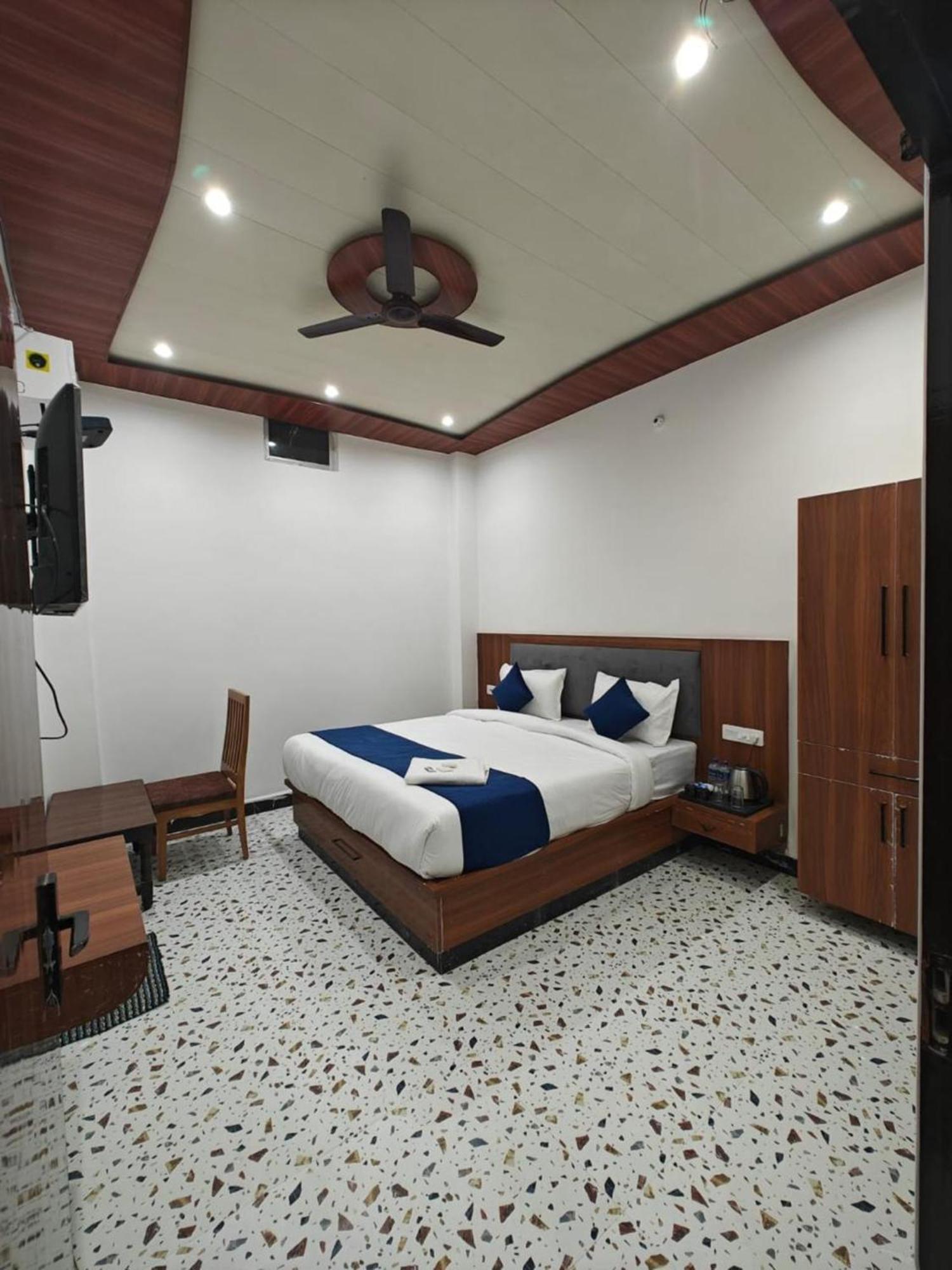 Hotel The Shyama - A Luxurious Near Ram Mandir
