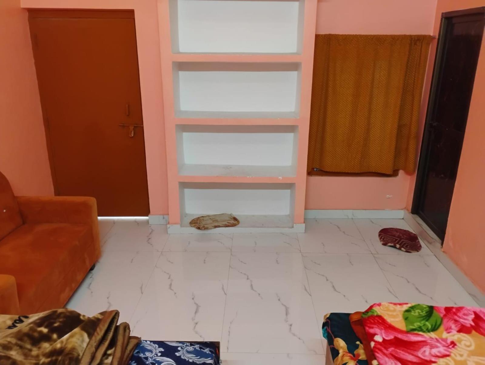 Geeta Teerth Guest house Ayodhya