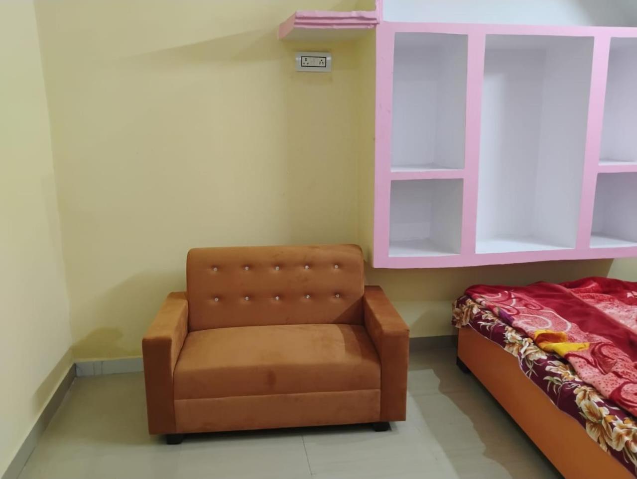 Geeta Teerth Guest house *