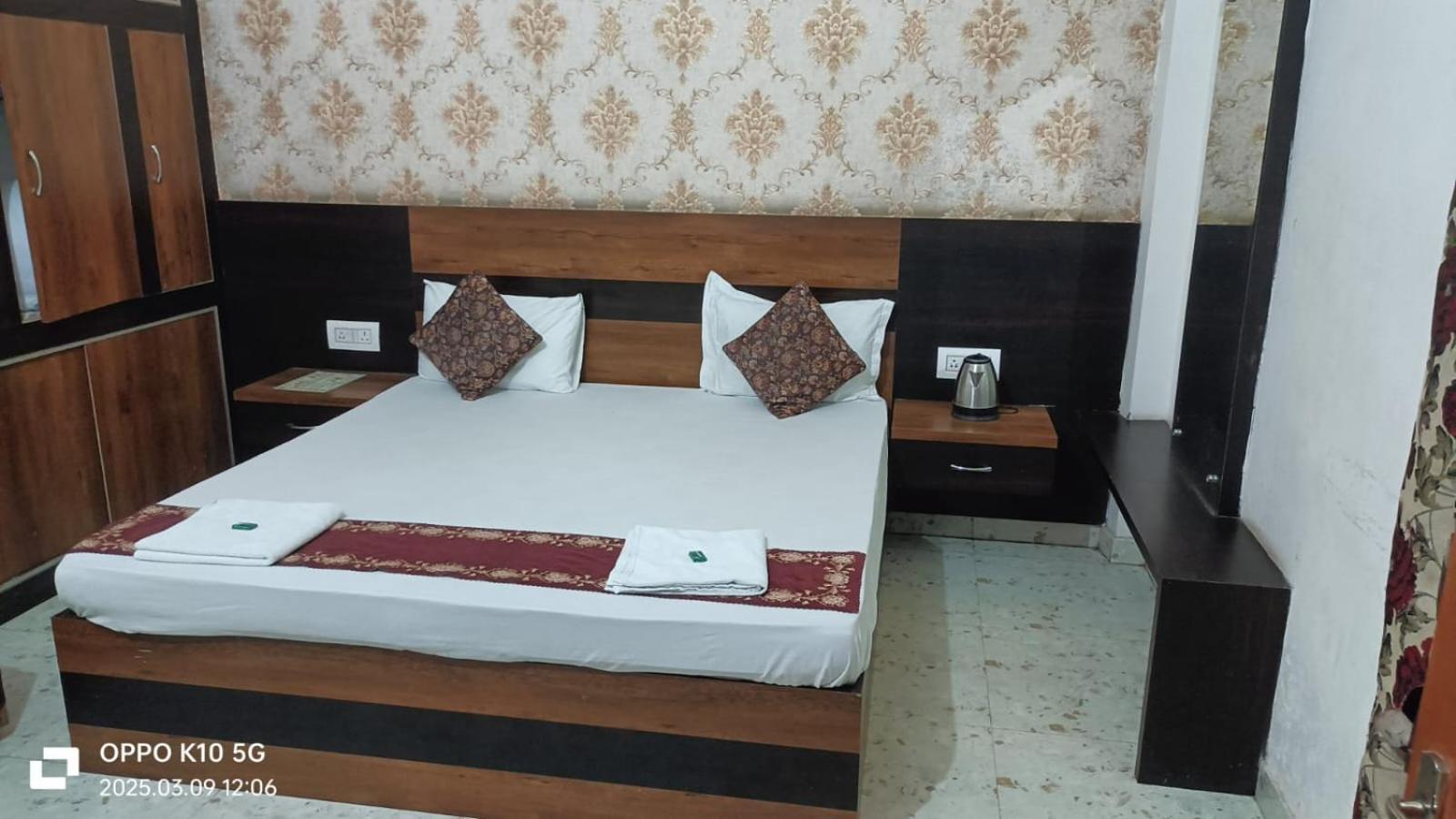 Guest house Nirmala Palace In 600 Mitr Ram Mandir *