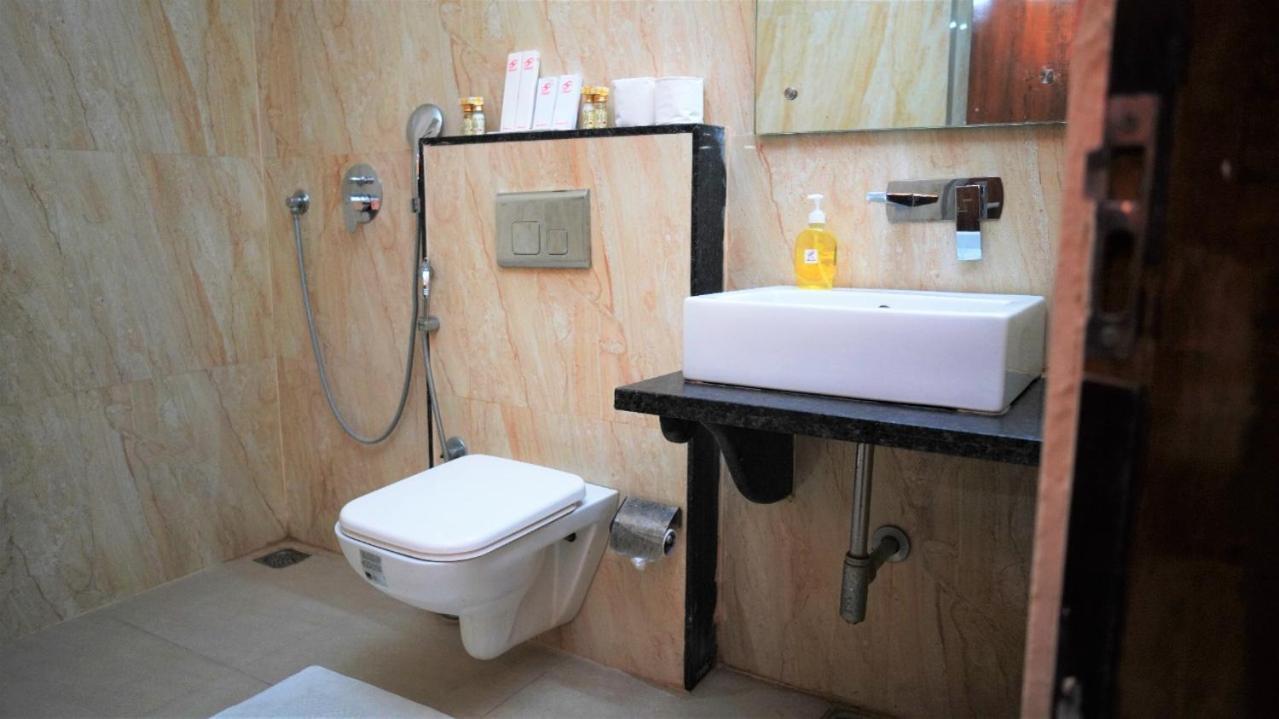Hotel The Param- 750 Meters From Ram Mandir Ayodhya Hotel Ayodhya