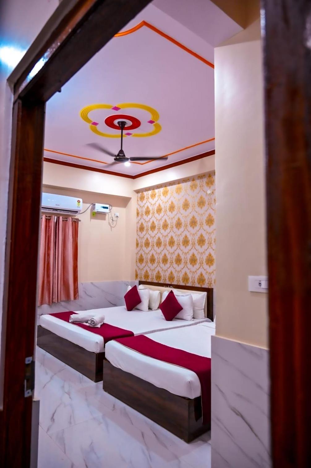 Hotel The Param- 750 Meters From Ram Mandir Ayodhya Hotel Ayodhya