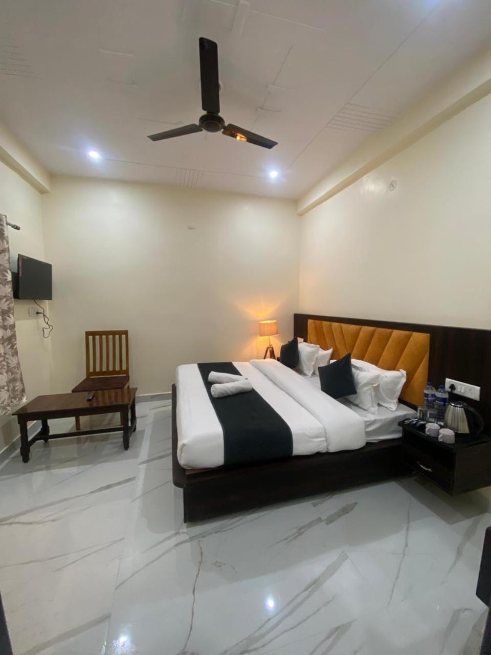Hotel The Param- 750 Meters From Ram Mandir Ayodhya 3* Ayodhya