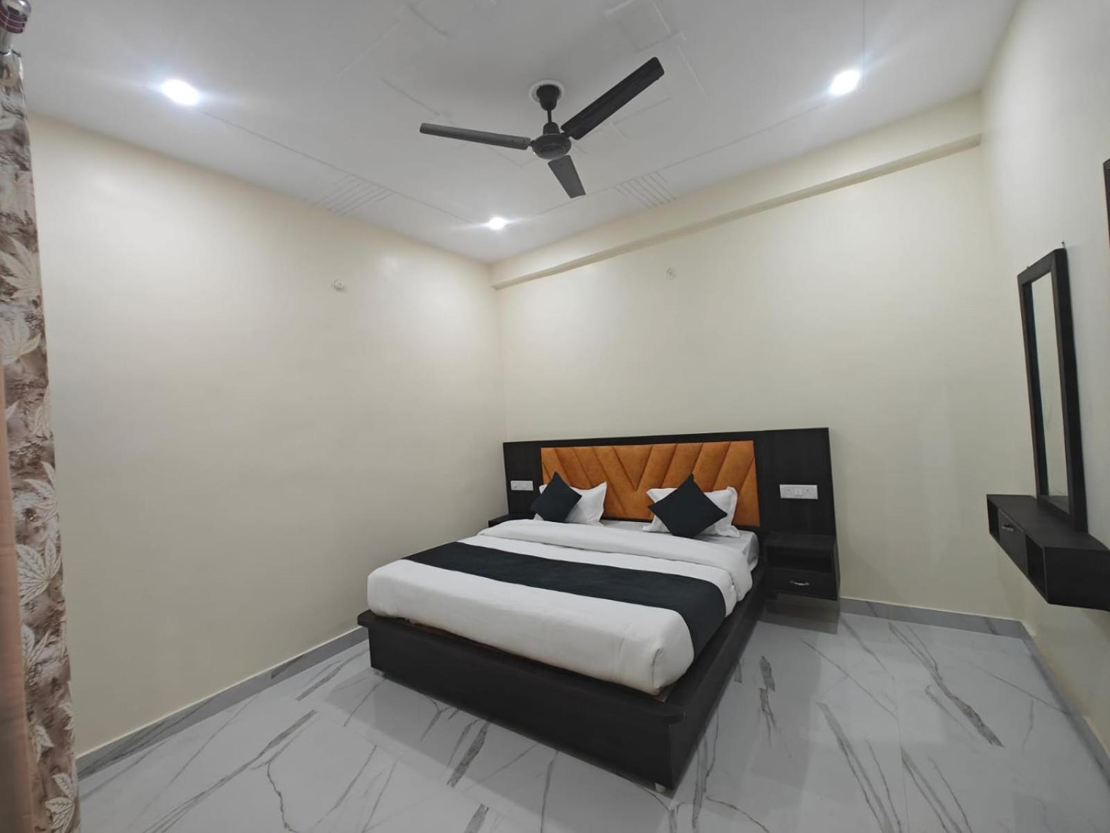 Hotel The Param- 750 Meters From Ram Mandir Ayodhya Hotel Ayodhya