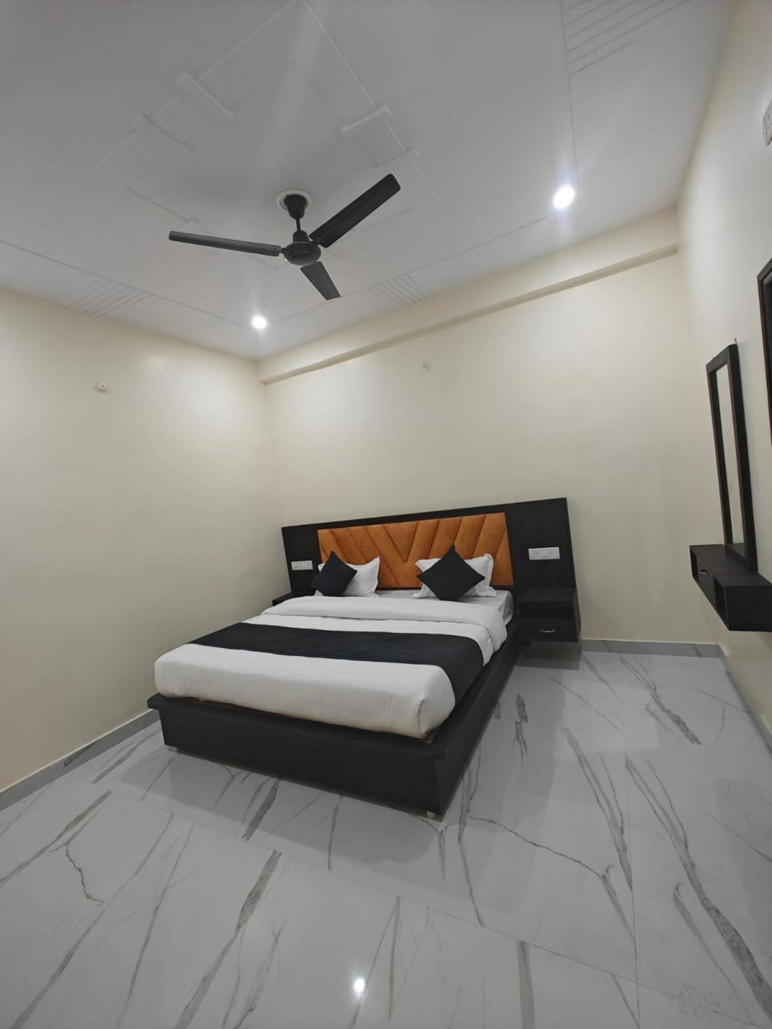 Hotel The Param- 750 Meters From Ram Mandir Ayodhya Hotel