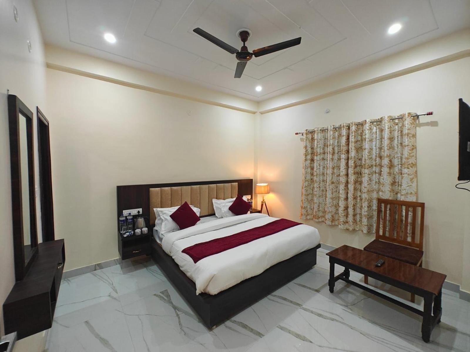 Hotel The Param- 750 Meters From Ram Mandir Ayodhya 3* Ayodhya