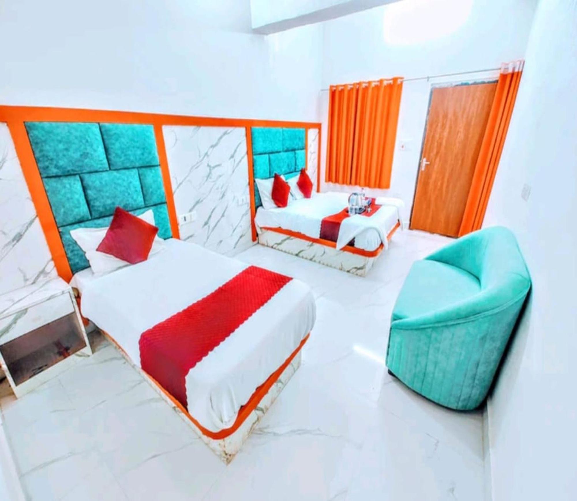 Ashram - Shri Ram Harshnam Hotel