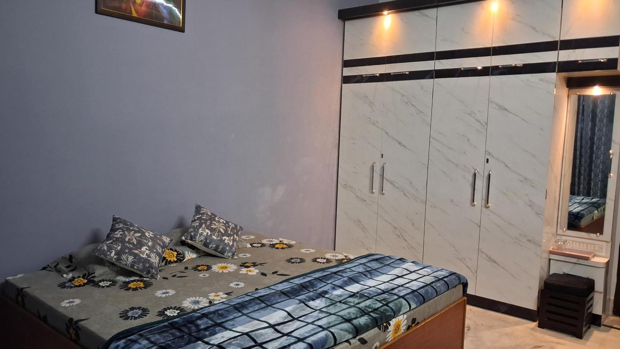 Narayan Sadan Apartment *