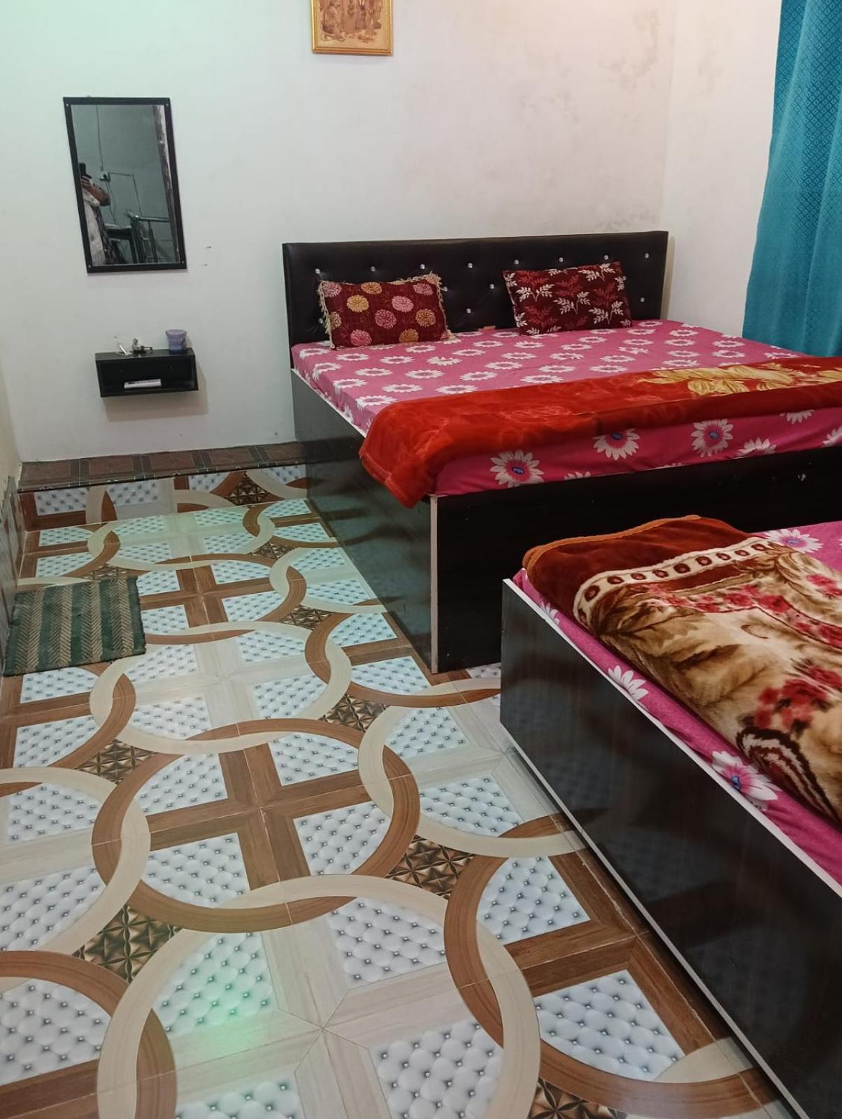 Surya Apartment *