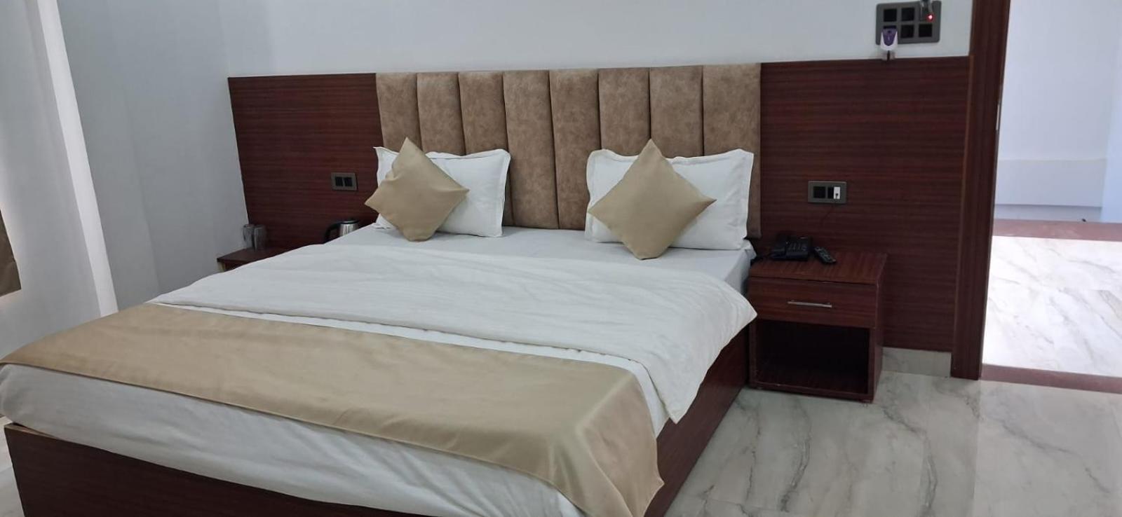 Homestay Sri Bageswar Palace *