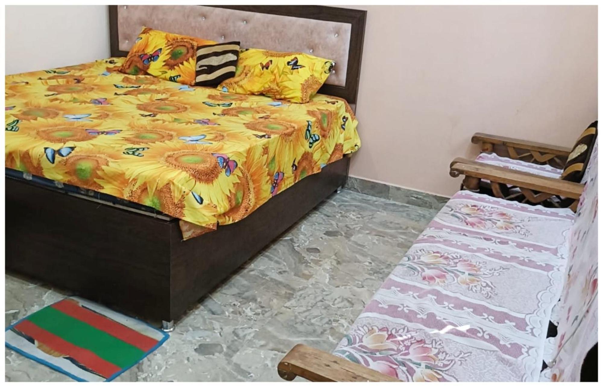 Hotel Aparna Grand Near Ram Janam Bhoomi And Temple - Fully Air Conditioned - Free Wifi Available - Best Budget Hotel In Ayodhya Hotel 4*