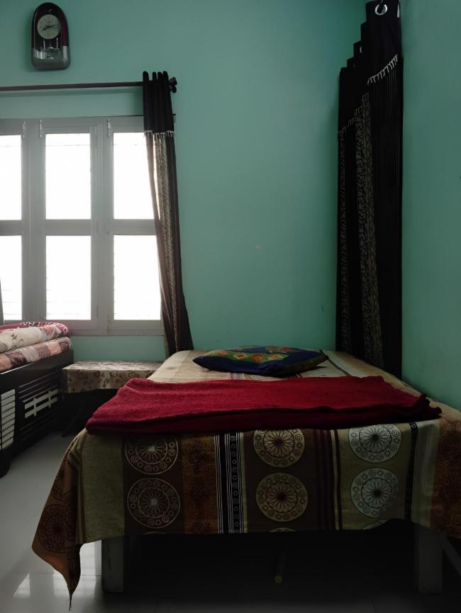 Vardaan Paying Apartment *