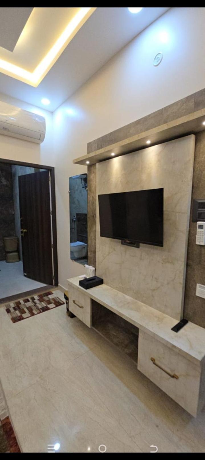 Vega & Restro Ayodhya