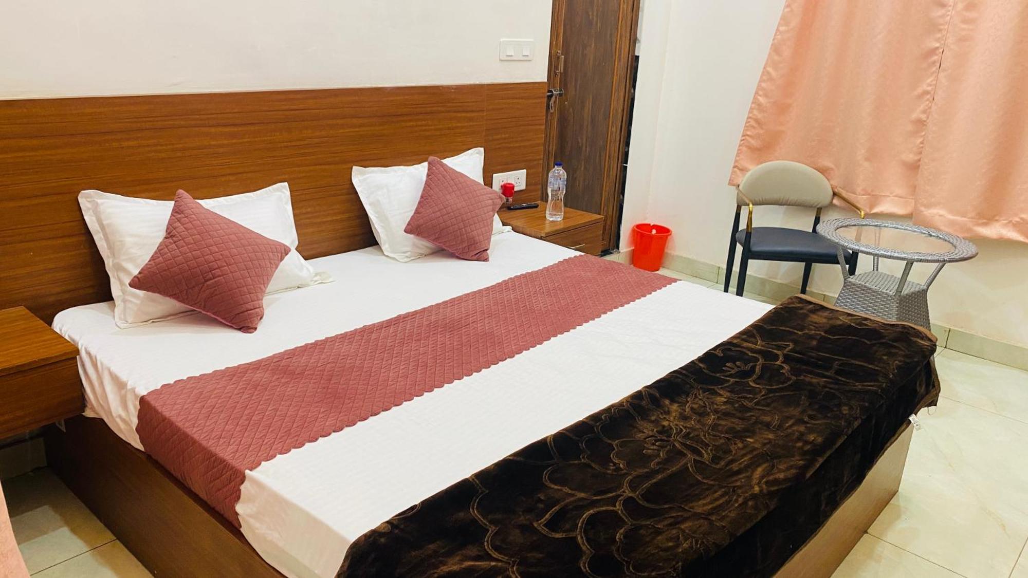Vishnupriya Guest house