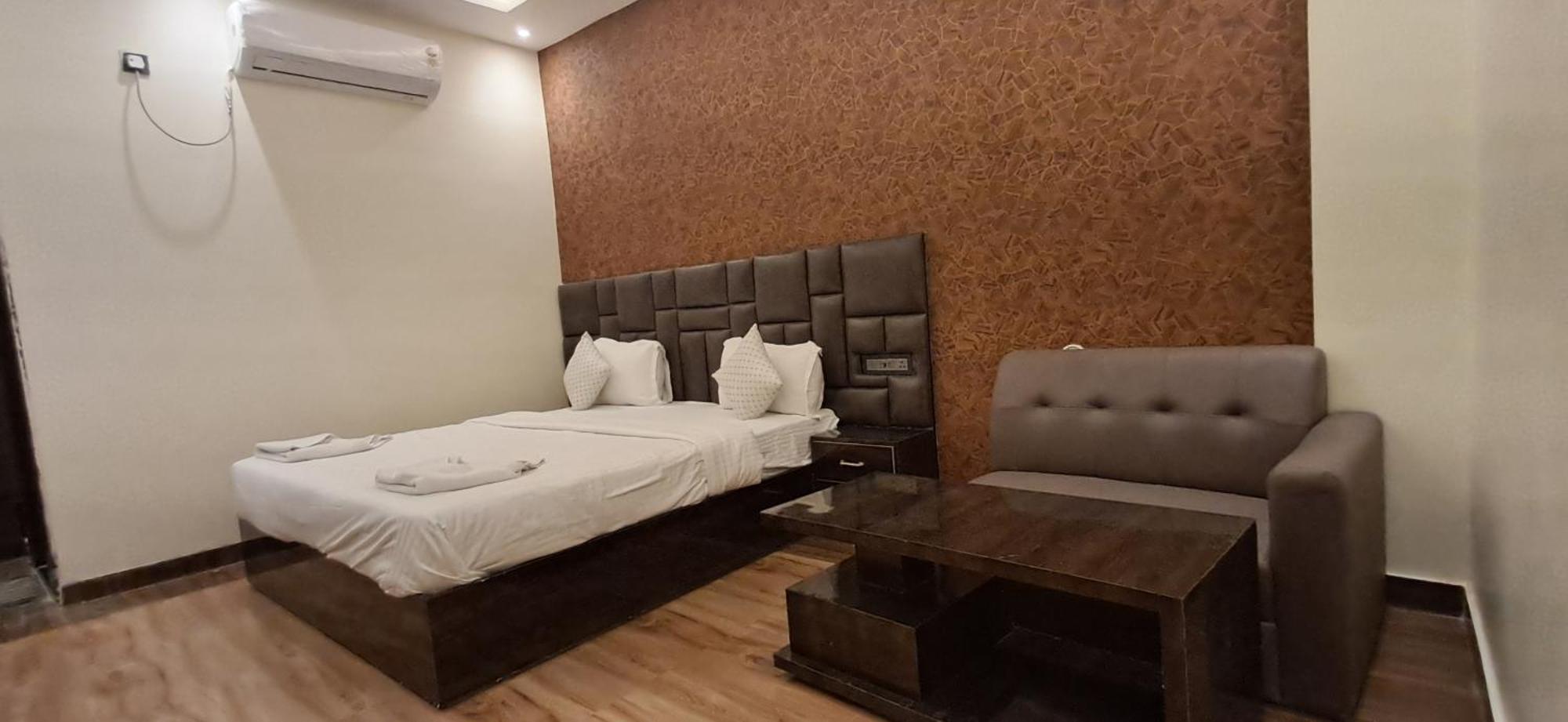 Hotel Madhuram
