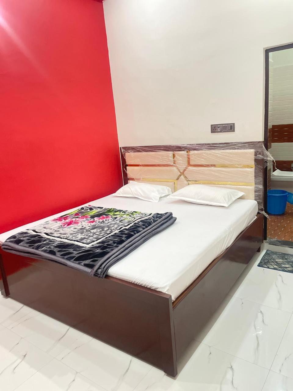Saroj Palace Hotel Ayodhya