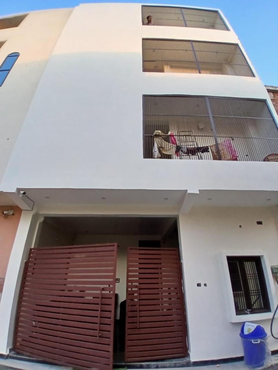 Hotel Saroj Palace Ayodhya