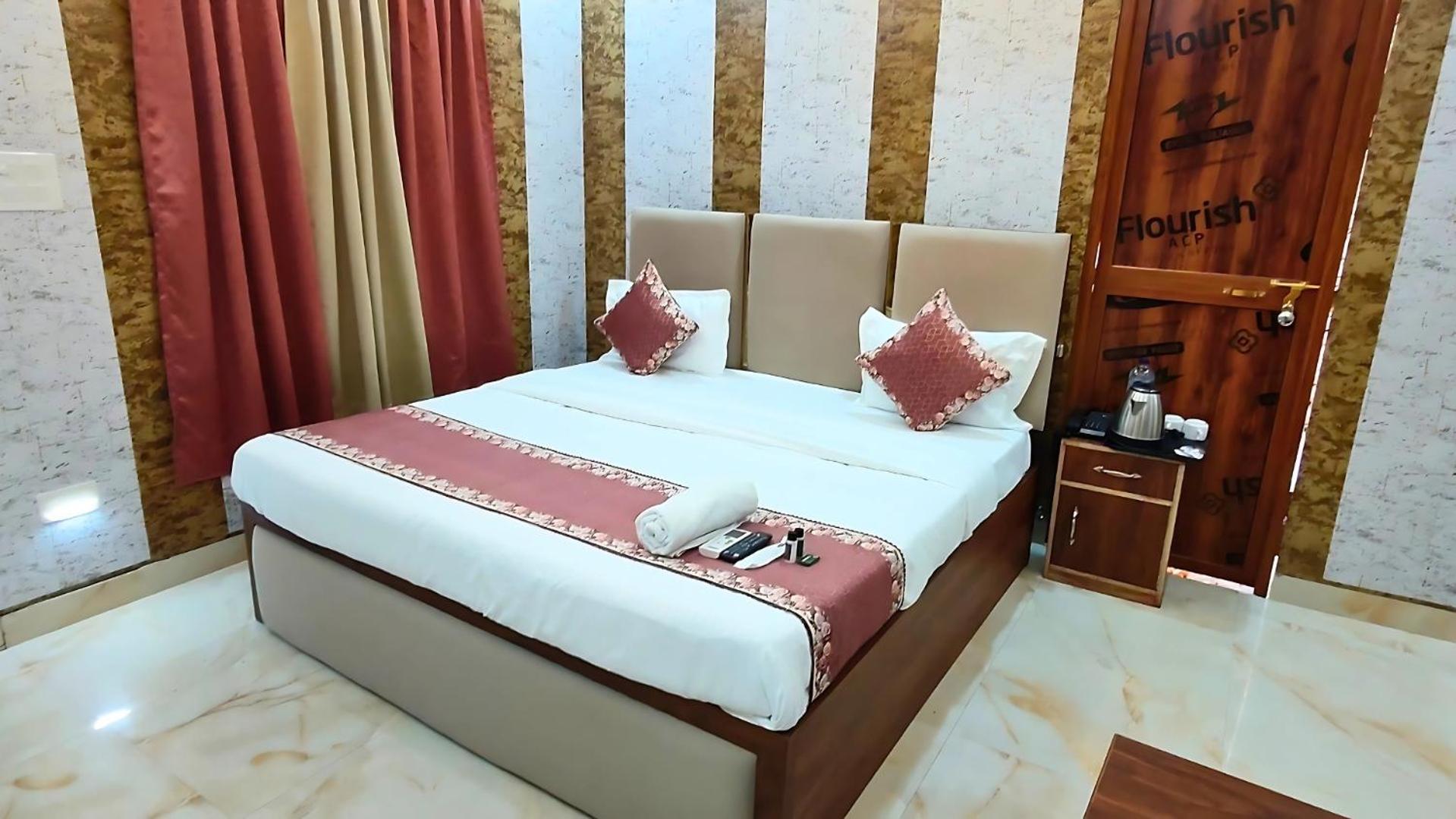 Ramayana Grand -steps Away From Ram Mandir Hotel Ayodhya
