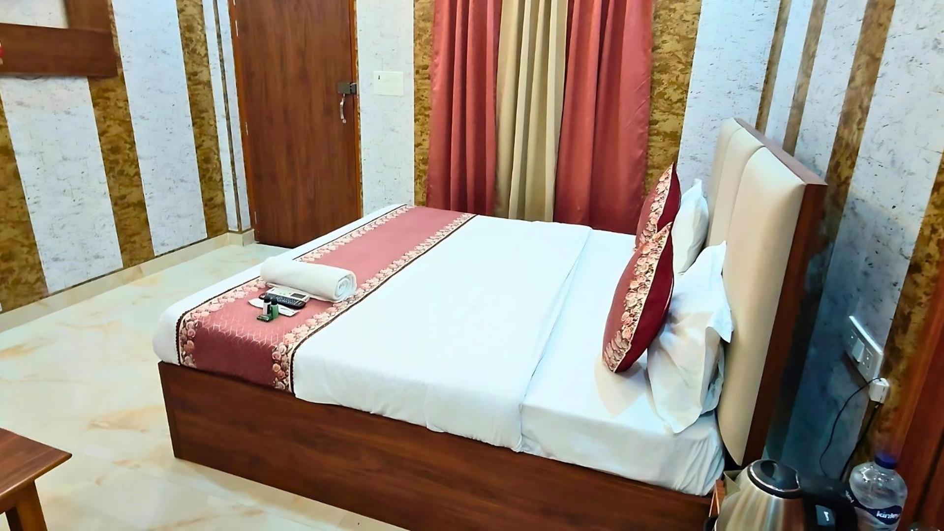 Hotel Ramayana Grand -steps Away From Ram Mandir Ayodhya