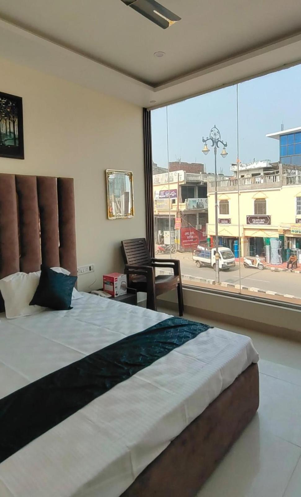 The Moon Guest house Ayodhya